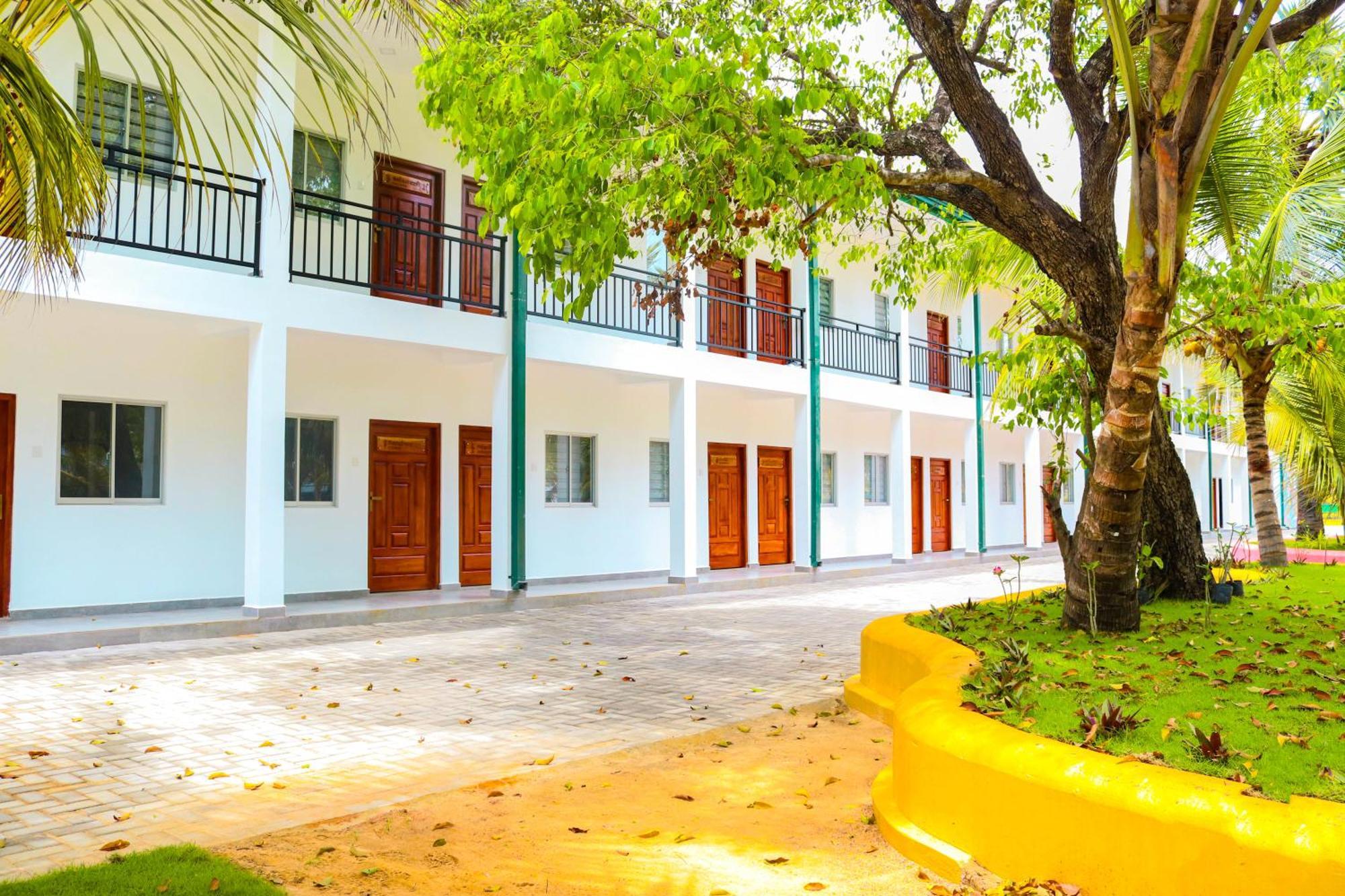 Reecha Resort & Hotel Kilinochchi Exterior photo